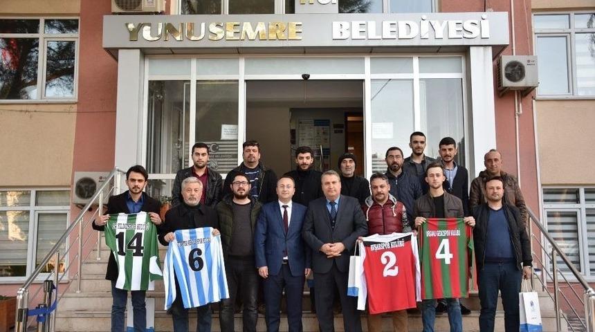 Yunusemre&rsquo;den Turgutlulu Amat&ouml;r Takımlara Forma Desteği