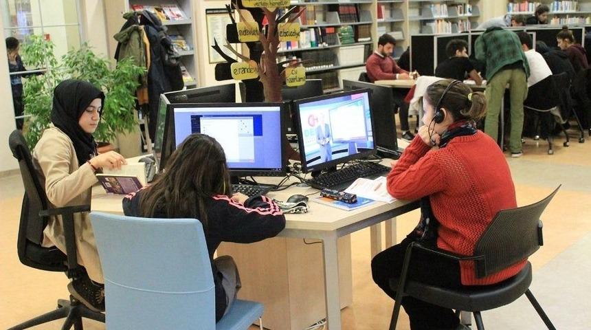 B&uuml;y&uuml;k&ccedil;ekmece Kutadgu Bilig K&uuml;t&uuml;phanesi Gen&ccedil;lerin Akınına Uğruyor