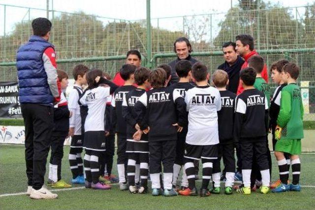 Altay Teknik Direktörü Biçer Oğlu Altay'ı Izledi