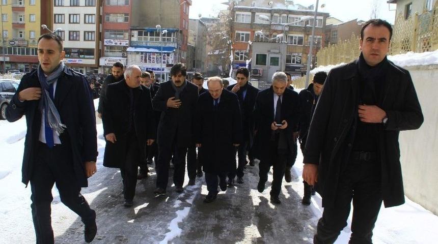 Bakan Yardımcısı &Ouml;zt&uuml;rk Hakkari&rsquo;de