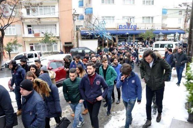 Trabzon'da Işyeri Sahiplerinden Sigara Yasağına Tepki Eylemi