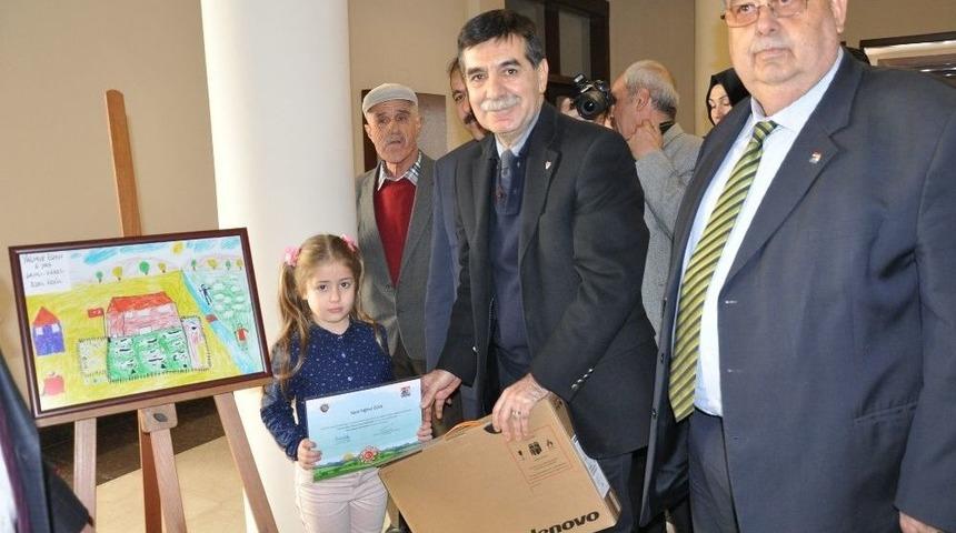 Demokrasinin Teminatı Gen&ccedil; Yetiştiriciler Sergisi A&ccedil;ıldı