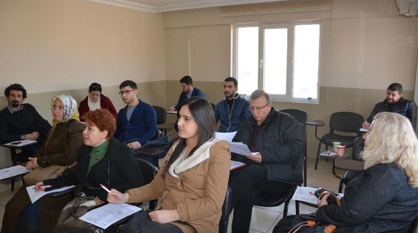 Gen&ccedil; Girişimciler M&uuml;lakattan Ge&ccedil;ti