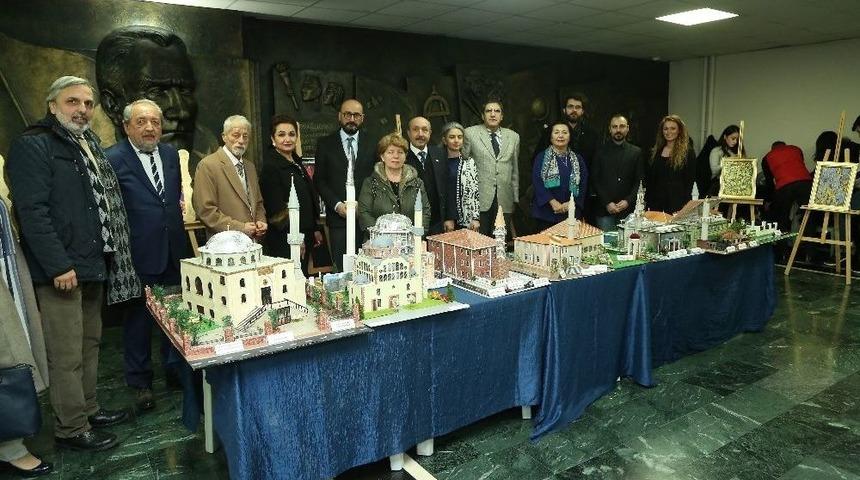 &Ouml;ğrenciler İstanbul&rsquo;un Tarihi Eserlerini İncelemeye Aldı