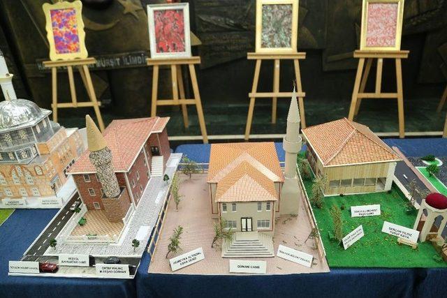 &Ouml;ğrenciler İstanbul&rsquo;un Tarihi Eserlerini İncelemeye Aldı 2