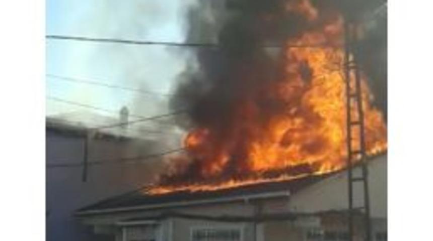 Ataşehir&rsquo;de Korkutan Yangın