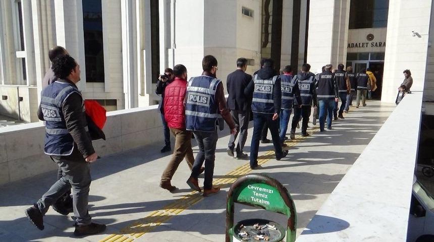 Fet&ouml; Mensubu 14 İş Adamı Adliyeye Sevk Edildi