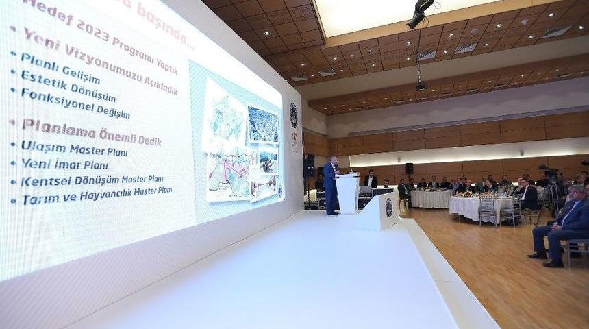 Başkan Çelik, 2017 Projelerini Meclis Üyelerine De Anlattı