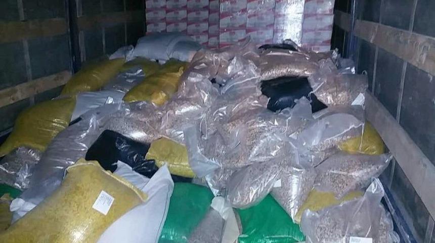 Kuş Yemlerinin Arasından 244 Kilo Uyuşturucu &Ccedil;ıktı