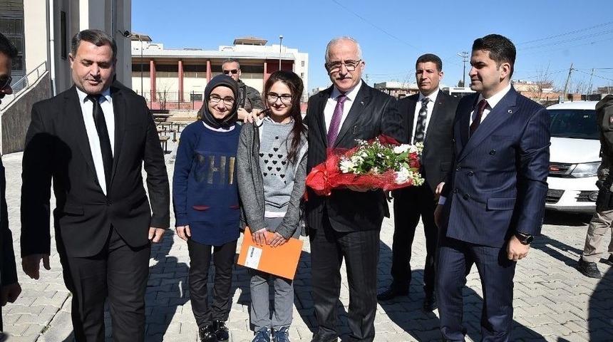 Vali Tuna: &ldquo;&ccedil;ocuklarımızın Eğitimini &Ouml;nemsiyoruz&rdquo;