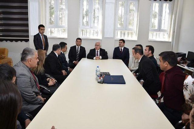 Vali Tuna: &ldquo;&ccedil;ocuklarımızın Eğitimini &Ouml;nemsiyoruz&rdquo; 2