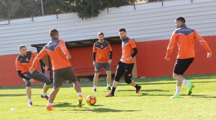 Adanaspor&rsquo;da Osmanlıspor Ma&ccedil;ı Hazırlıkları S&uuml;r&uuml;yor