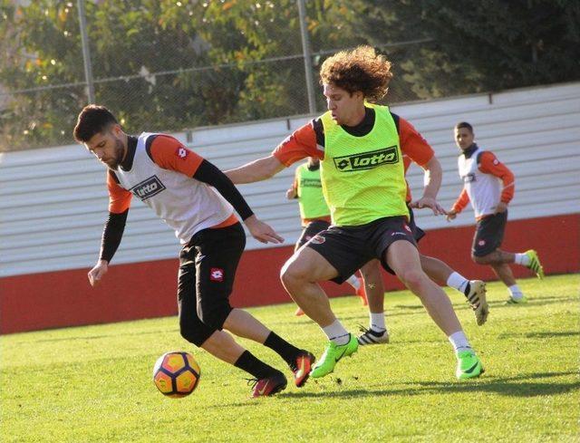 Adanaspor’da Osmanlıspor Maçı Hazırlıkları Sürüyor