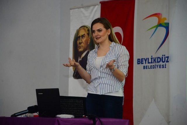 Anneler, İlk Süt Dişi Bakımı Ve Emzirme Dönemi Seminerine Katıldı