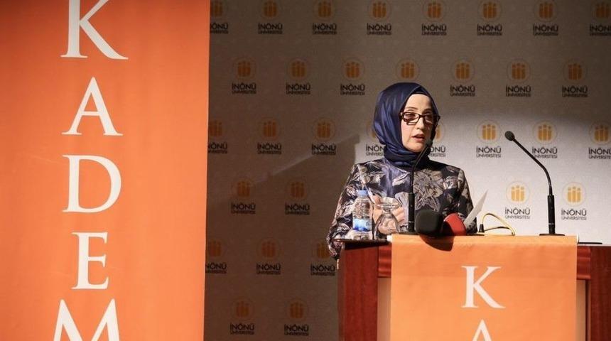 Bakan T&uuml;fenkci&rsquo;nin Eşi Esra T&uuml;fenkci: