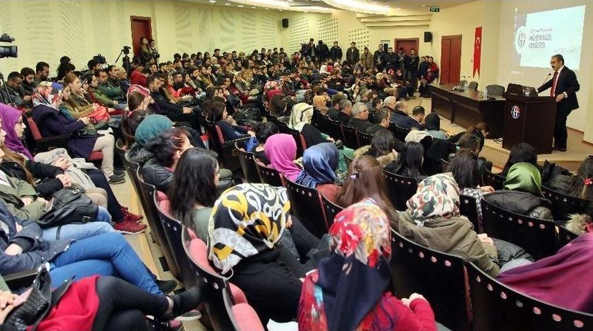Rekt&ouml;r G&uuml;r&rsquo;den &Uuml;niversite &Ouml;ğrencilerine &Ccedil;ağrı