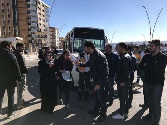 Şanlıurfa’Da Otobüs Otomobille Çarpıştı: 3 Yaralı