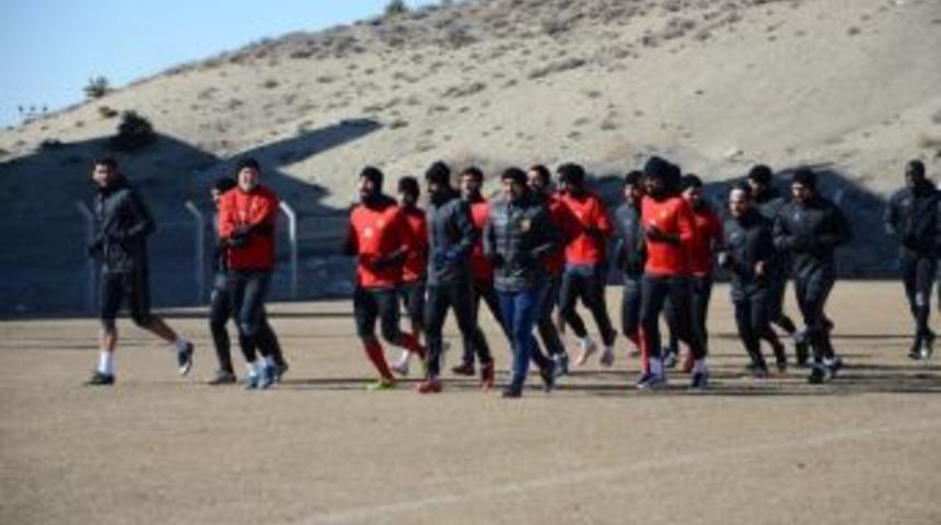 Evkur Yeni Malatyaspor Hedef İ&ccedil;in Kenetlendi