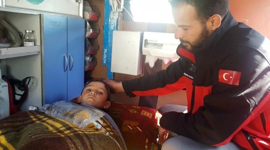 Suriye’de Bacakları Kopan Çocuğa İhh Sahip Çıktı