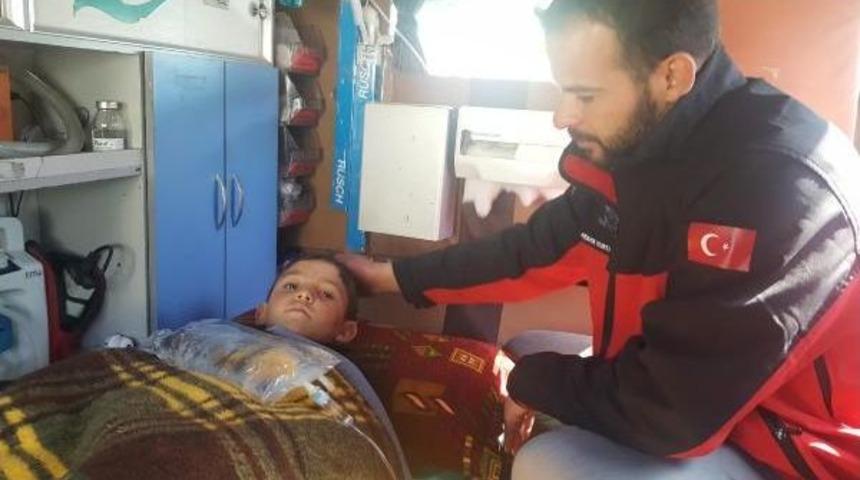 Suriye&rsquo;De Bacakları Kopan &Ccedil;ocuk Tedavi I&ccedil;in Hatay'a Getirildi