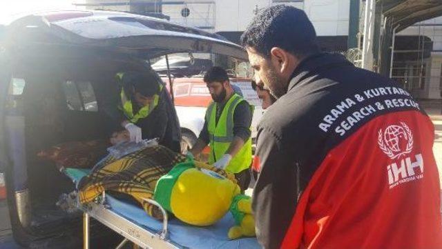 Suriye’De Bacakları Kopan Çocuk Tedavi Için Hatay'a Getirildi