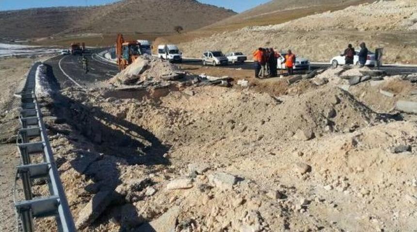 Pkk'nın Mardin-Diyarbakır Karayolunda Tuzakladığı 1 Ton Patlayıcı Imha Edildi