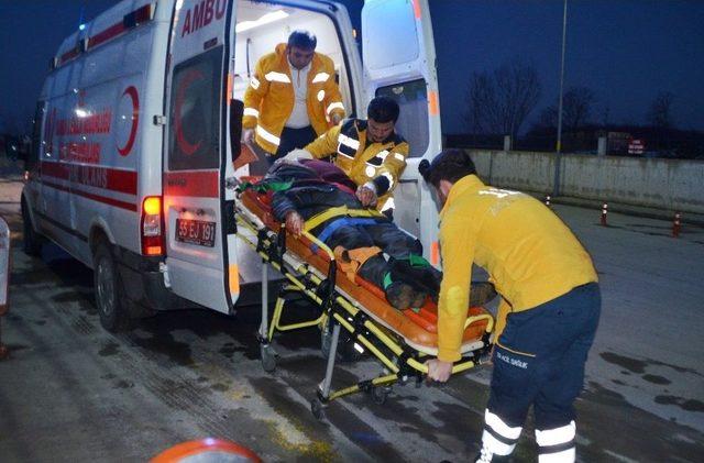 Kamyonun &Ccedil;arptığı Yaya Yaralandı 1