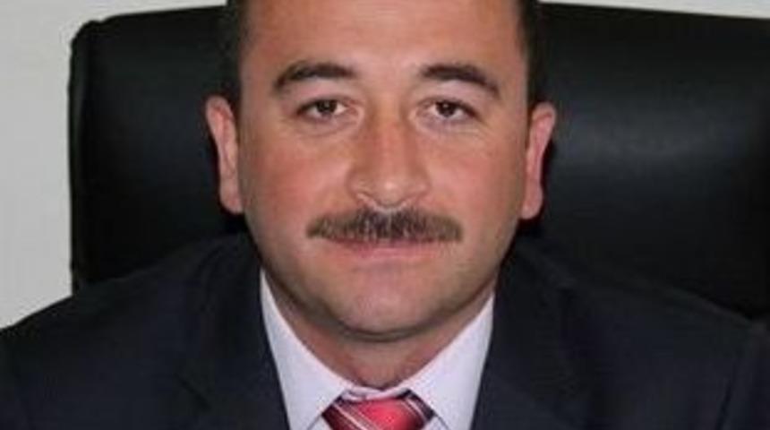 İl&ccedil;e Milli Eğitim Şube M&uuml;d&uuml;r&uuml;ne &lsquo;referandum&rsquo; Paylaşımı Nedeniyle Soruşturma