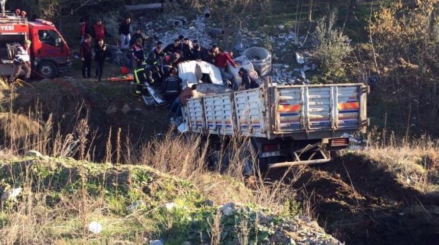 Beton Y&uuml;kl&uuml; Kamyon Şarampole U&ccedil;tu: 1 &Ouml;l&uuml;