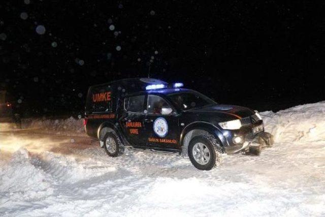 Kayak Merkezinde Mahsur Kalan 700 Kişi, 2 Saatte Kurtarıldı - Yeniden