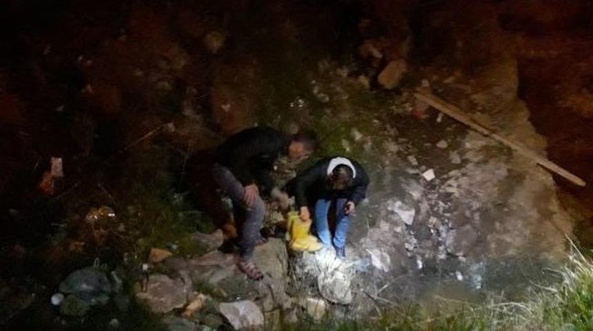 Dışarı &Ccedil;ağırıp, Ağzından Vurdu (3)