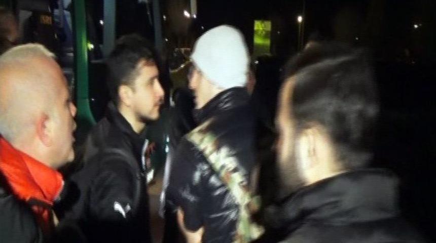Bursasporlu İsme Havaalanında Tepki: &ldquo;bursa&rsquo;yı Terk Et&rdquo;