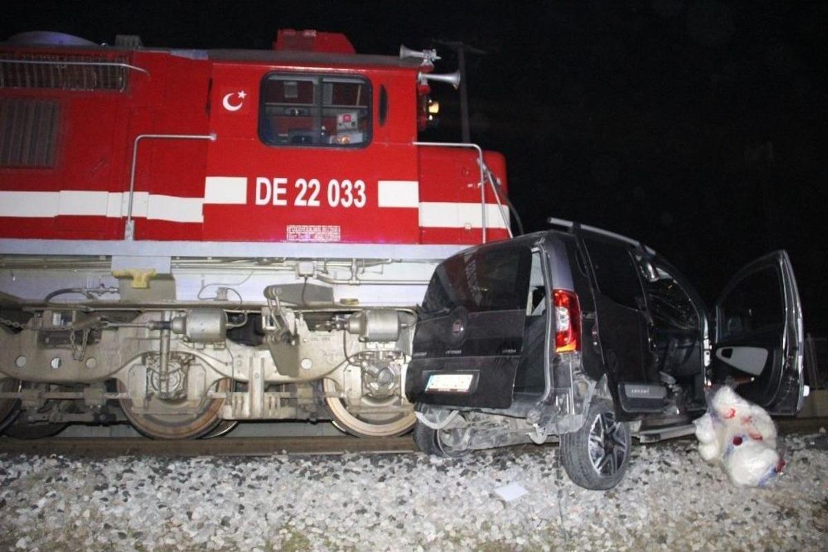 Manisa&rsquo;da Tren Kazası: 1 &Ouml;l&uuml; 4 Yaralı