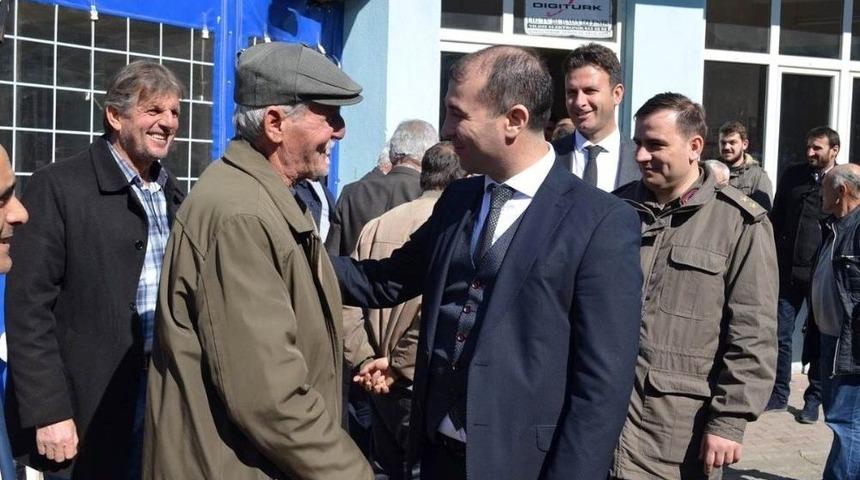 Kaymakam &Ccedil;elik, Sahada &Ccedil;alışıyor