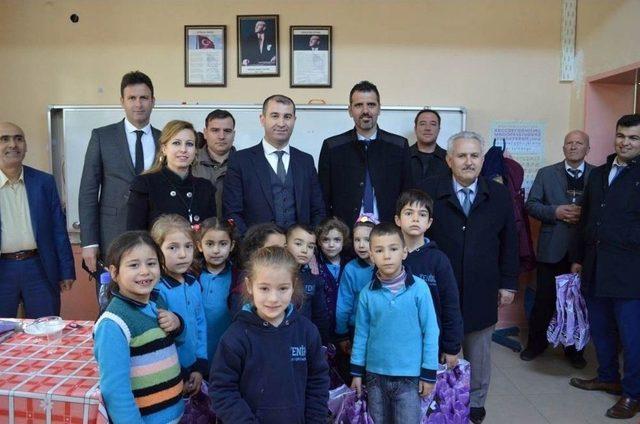 Kaymakam Çelik, Sahada Çalışıyor 2