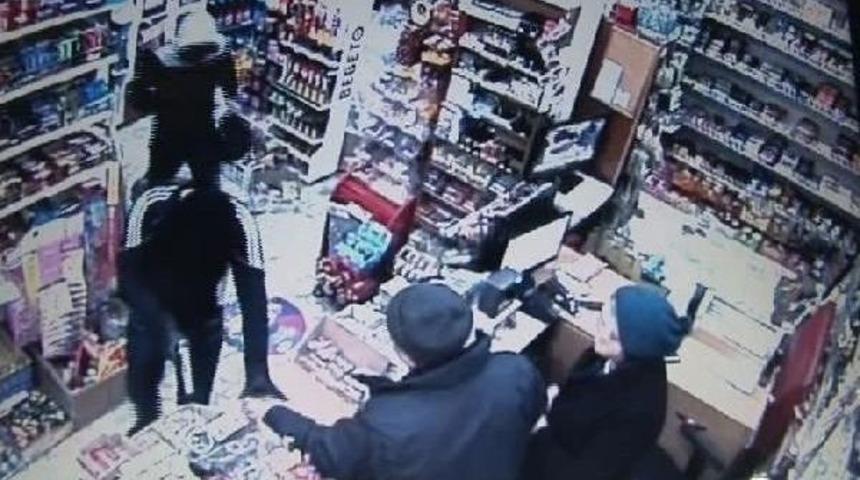 Tekel Bayi Soygunu G&uuml;venlik Kamerasında