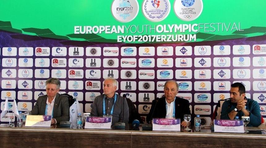 Eyof 2017 Basın Toplantısında Mikrofon Krizi