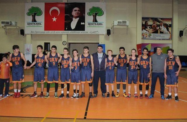 Basketbol’da Namağlup Şampiyon Gkv