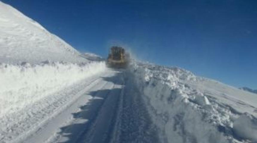Hakkari&rsquo;de Karla M&uuml;cadele &Ccedil;alışması