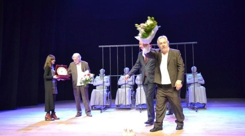 &rsquo;adalet, Sizsiniz&rsquo; Oyunu, Tiyatro Severlerle Buluştu