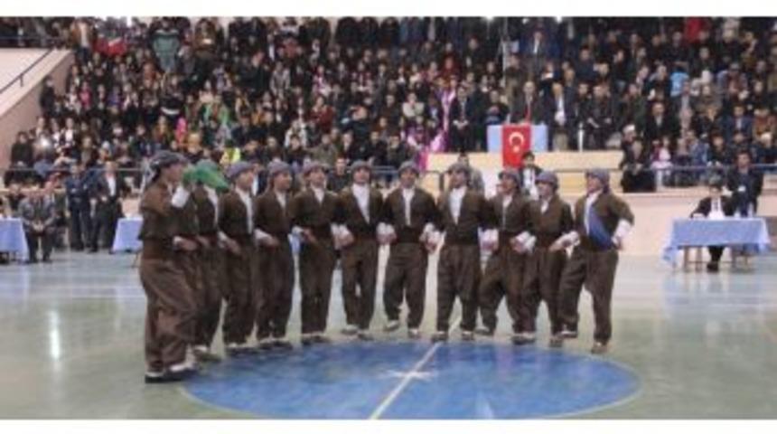 Hakkari&rsquo;de Halk Oyunları Heyecanı