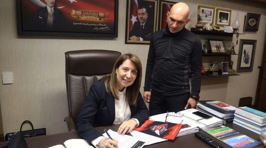 Dak&rsquo;tan Milletvekili G&uuml;nay&rsquo;a Ziyaret