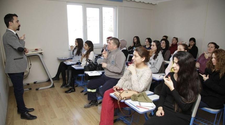 Odunpazarı&rsquo;nda İşaret Dili Kursları Devam Ediyor