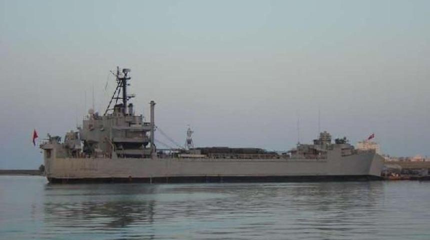 Fo&ccedil;a'da &Ccedil;ıkarma Gemisinde Yangın