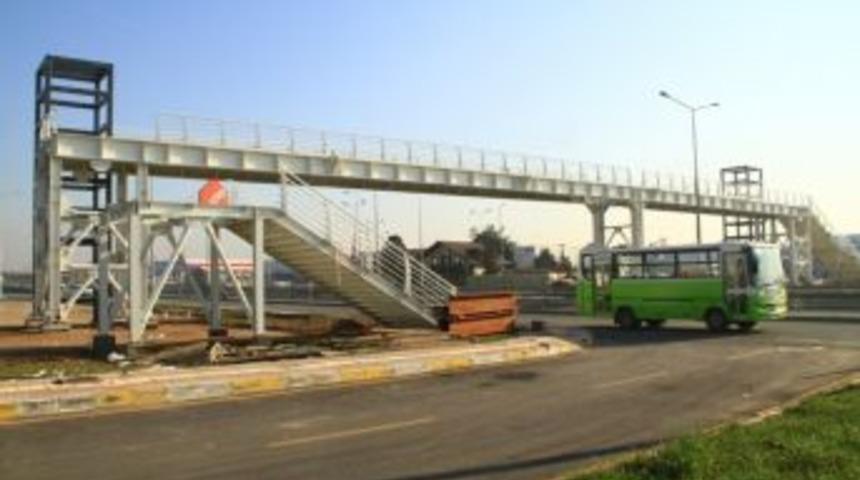 Sanayi Mahallesi Yaya K&ouml;pr&uuml;s&uuml; Bitme Aşamasında