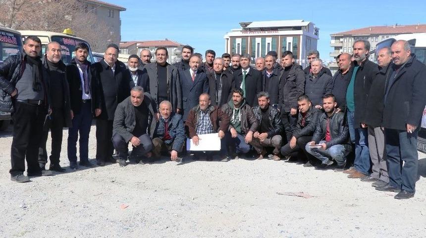 Minib&uuml;s Ve Servis&ccedil;i Esnafından Mitinge &Uuml;cretiz Servis