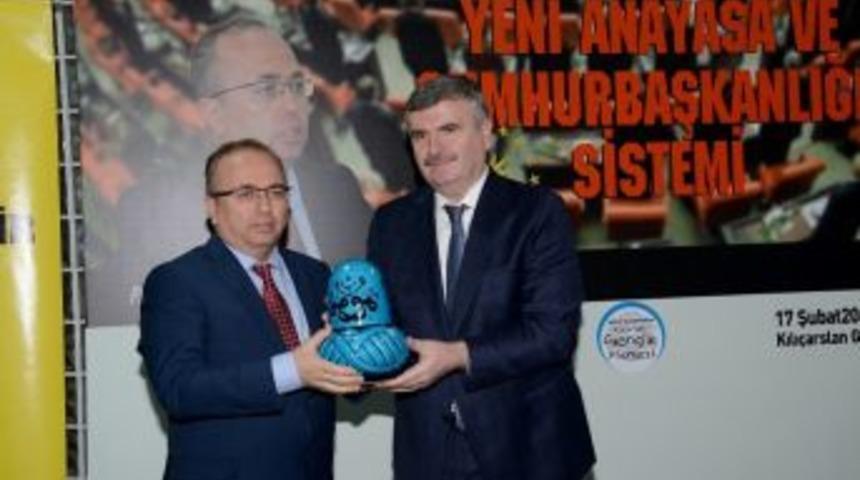 Prof.dr.birol Akg&uuml;n, &ldquo;yeni Anayasa Ve Cumhurbaşkanlığı Sistemi&rdquo;ni Anlattı