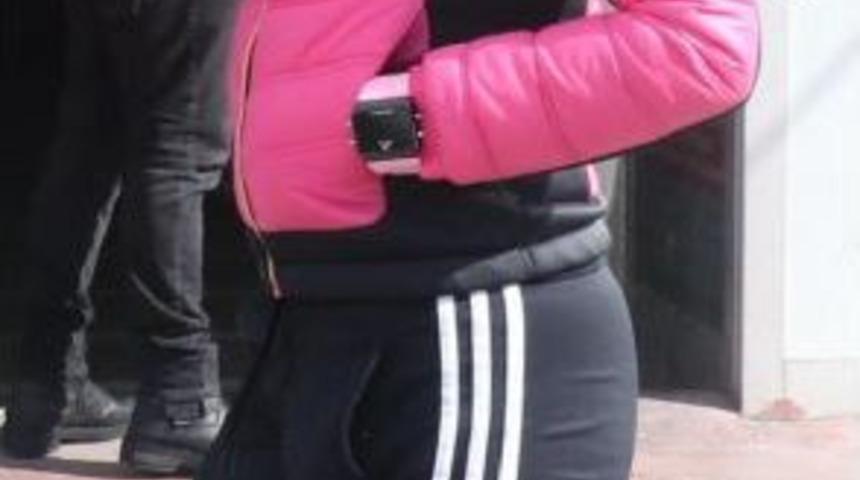 Polisin Yaptıgı Operasyonda Aranan 24 Kişi Yakalandı