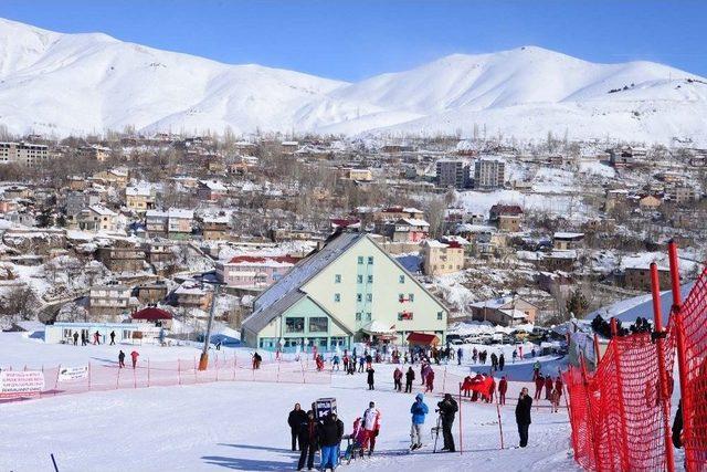 Bitlis’te Kayak Ve Atletizm Yarışmaları Yapıldı