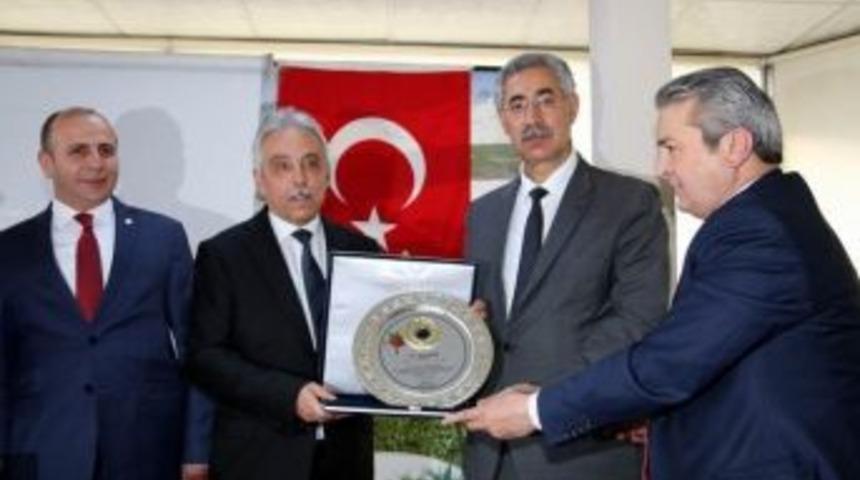 Hatso&rsquo;dan Defterdar Yıldırım&rsquo;a Plaket